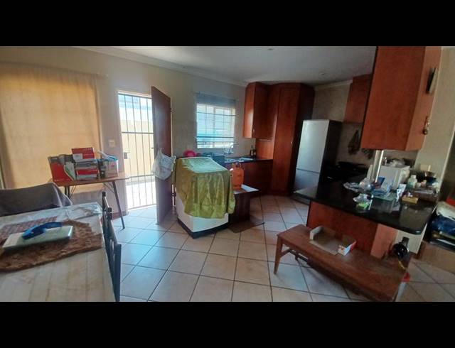 2 BEDROOM TOWNHOUSE FOR SALE IN ANNLIN